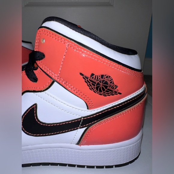 Turf Orange Air Jordan 1 Mid SE main image 6